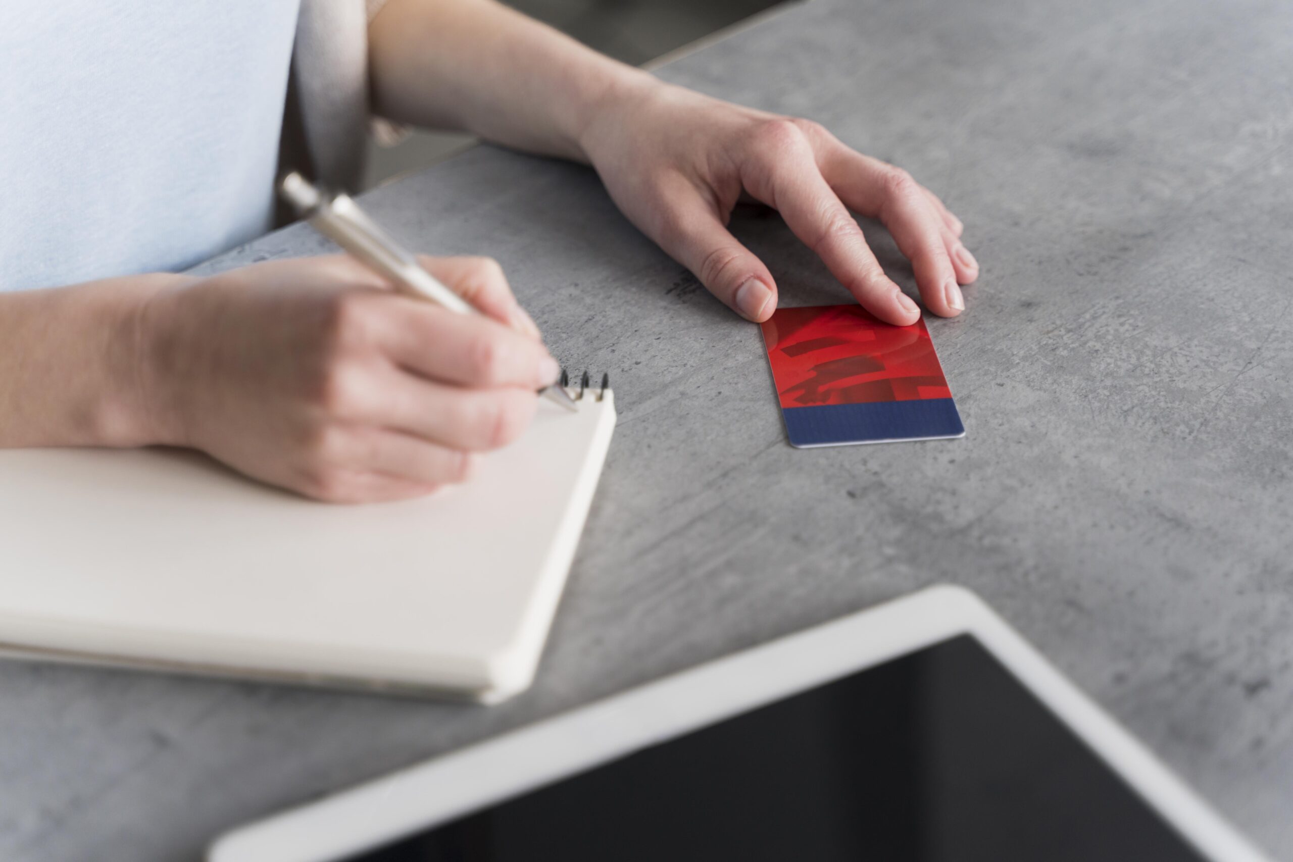 side-view-woman-working-writing-notebook https://www.centroservizitf.it/wp-content/uploads/2026/05/side-view-woman-working-writing-notebook-scaled.jpg